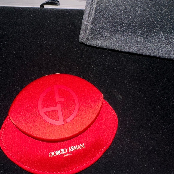 Giorgio Armani Compact Mirror - Picture 8 of 8